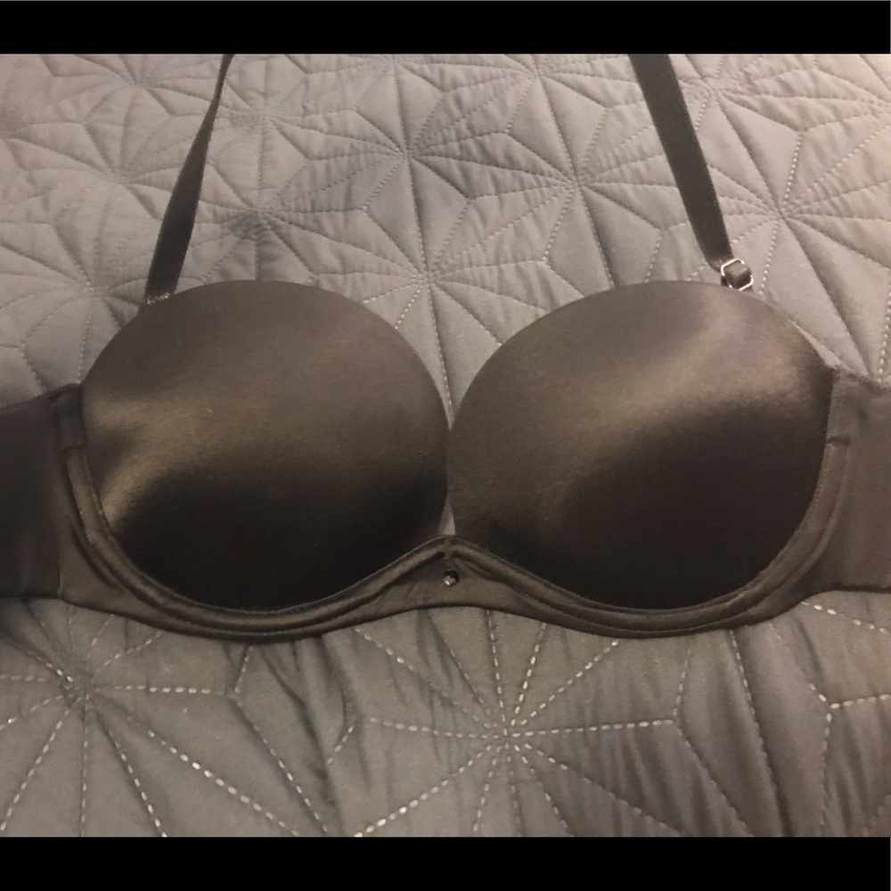 Victoria’s secret very sexy strapless black 34A